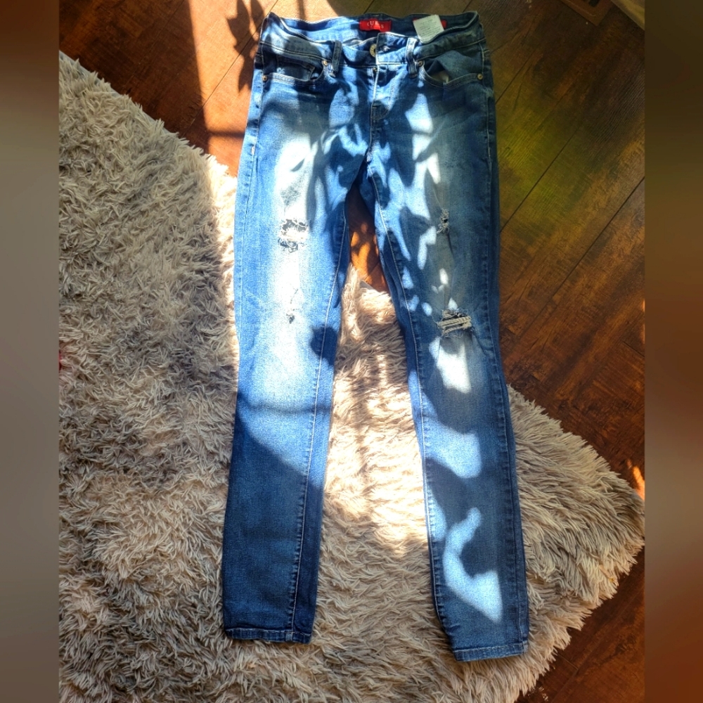 Guess Size 28 Mid-Rise Skinny Jean
